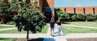 Students walking on VHCC Campus